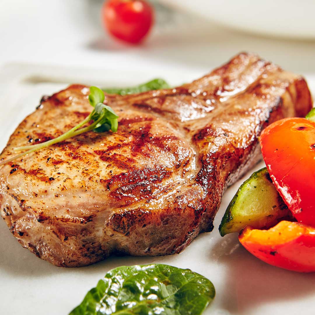 Grilled-Pork-Chops-and-Vegetables-